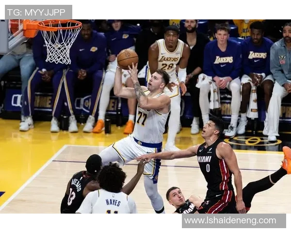 湖人对热火系列赛的剩余场次及赛程分析与展望